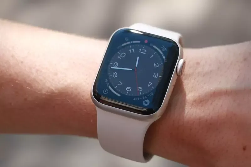 Apple Watch SE là gì? Có nên mua Apple Watch SE?