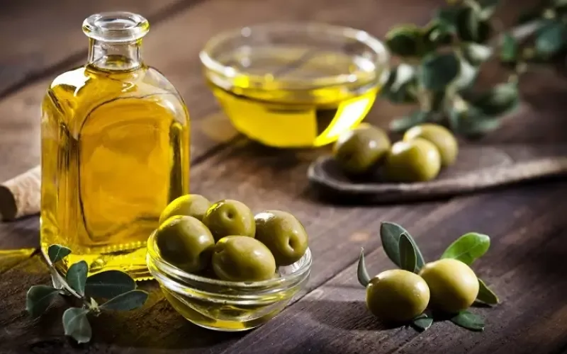 Dầu olive là gì? Công dụng của dầu olive với sức khỏe, sắc đẹp