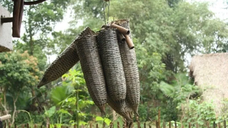 Đó rách ngáng trộ có nghĩa là gì trong tiếng Nghệ An?