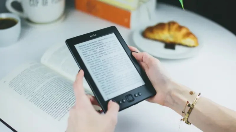 Ebook là gì? Có gì khác sách thường? Cách xem ebook đơn giản