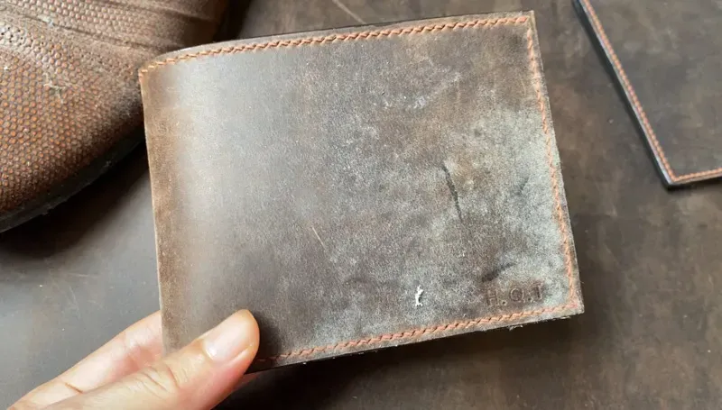 Genuine Leather là gì? Cách phân biệt các loại Leather