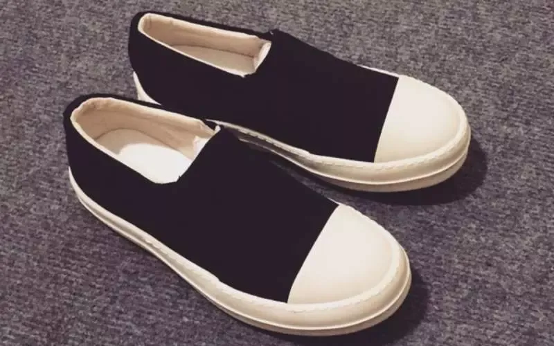 Giày slip on là gì? Top 6 mẫu giày slip on đẹp và thời trang