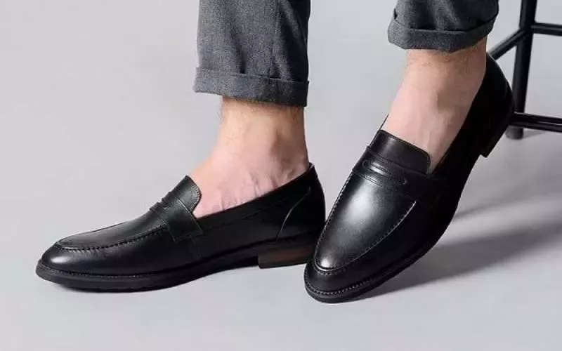 Giày slip on là gì? Top 6 mẫu giày slip on đẹp và thời trang