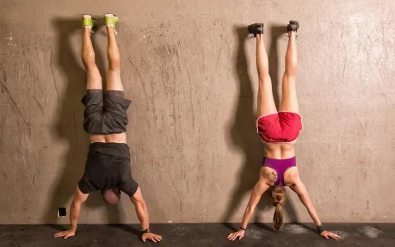 Handstand là gì? Lợi ích và cách tập handstand đúng chuẩn