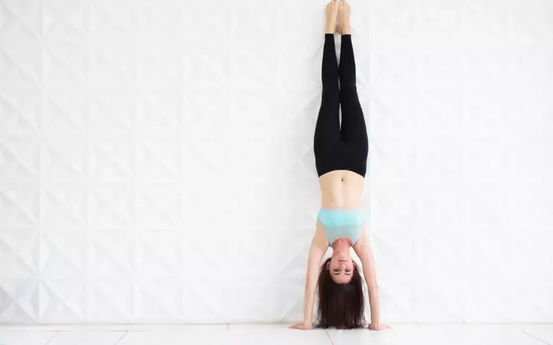 Handstand là gì? Lợi ích và cách tập handstand đúng chuẩn