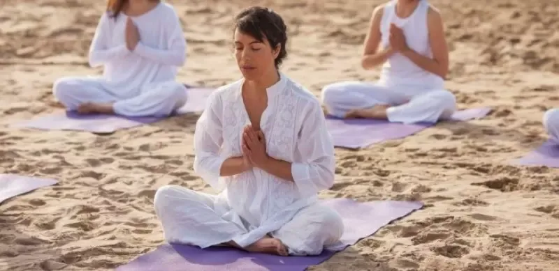 Kundalini yoga là gì? Lợi ích và tư thế, kèm khuyến cáo khi tập