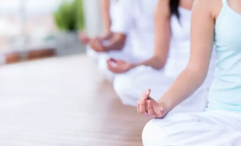 Kundalini yoga là gì? Lợi ích và tư thế, kèm khuyến cáo khi tập