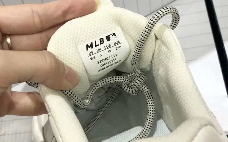 Legit là gì? Vì sao tín đồ sneaker cần phải check Legit?