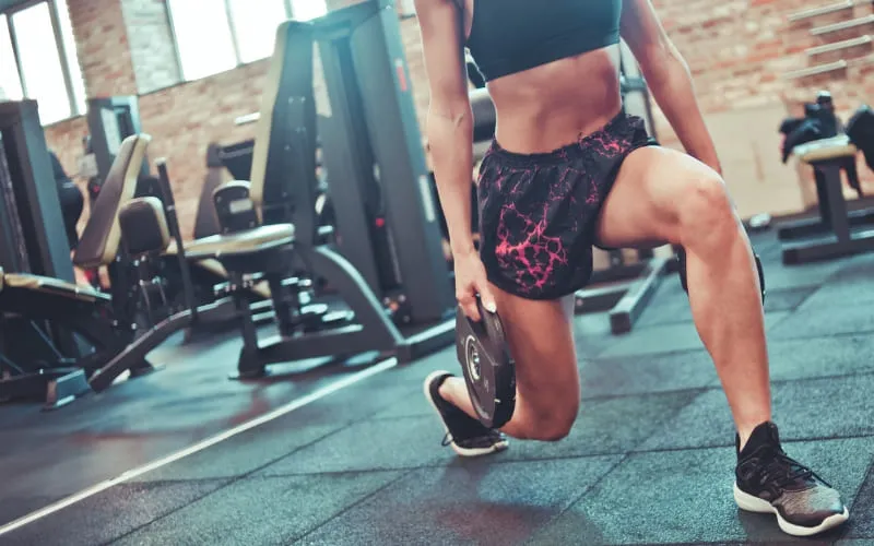 Lunge là gì? 7 dạng bài tập biến thể từ Lunge mà bạn có thể thử