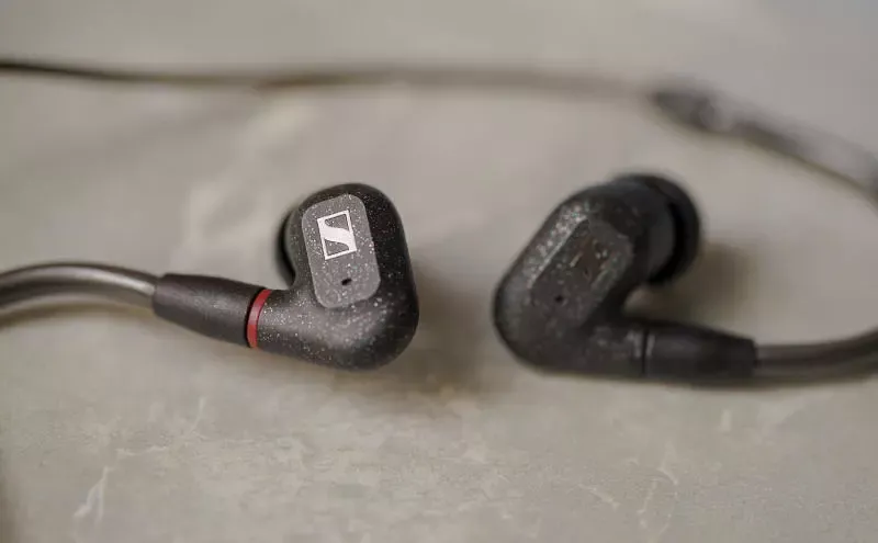 Tai nghe In-ear, Earbuds là gì? Khác nhau thế nào?